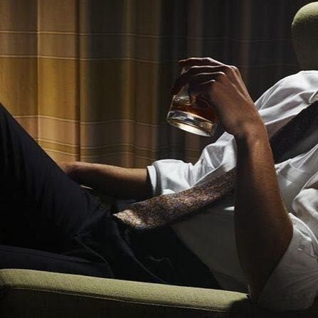 AmbivalentOne's tweet image. Quietly waiting for New Year.