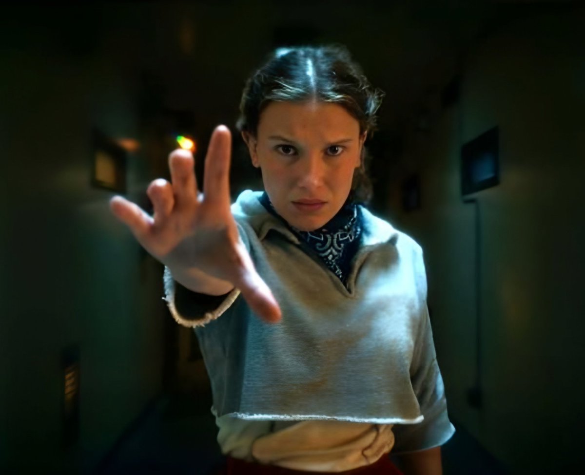 Eleven saved Hawkins again and again. Millie Bobby Brown became an icon as her #StrangerThings5 has been epic, and tonight the finale drops👃💥
Millie's unstoppable: The Electric State (2025), rom com Just Picture It (2026), &amp; more
#StrangerThings #StrangerThingsFinale