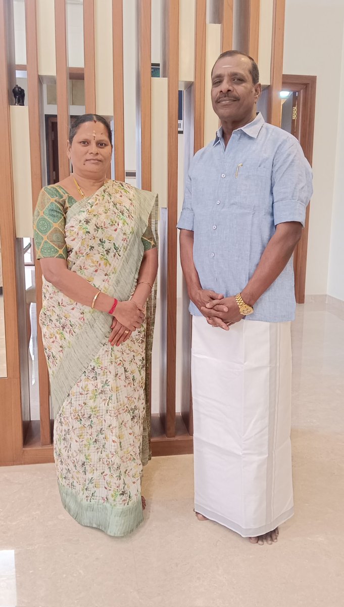 m_nagarasan's tweet photo. அனைவருக்கும் இனிய ஆங்கில புத்தாண்டு நல்வாழ்த்துக்கள்💐 https://t.co/MUnUNqb369