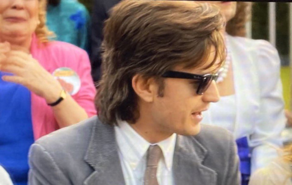 dostuyokvski's tweet image. eddie munson should have seen this… EDDIE MUNSON SHOULD HAVE SEE STEVE HARRINGTON IN A SUIT