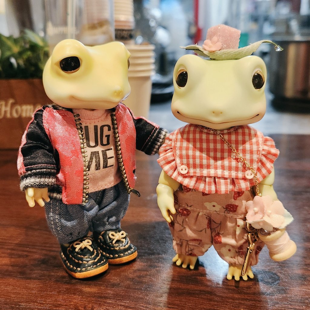 「ゆっくりやれば立てるよ！大丈夫！🐸」

Nana様のケロちゃんとも一緒に年越し✨
🐸仲間と遊べて嬉しい～🫶
楽しい年越しカウンターでした😘