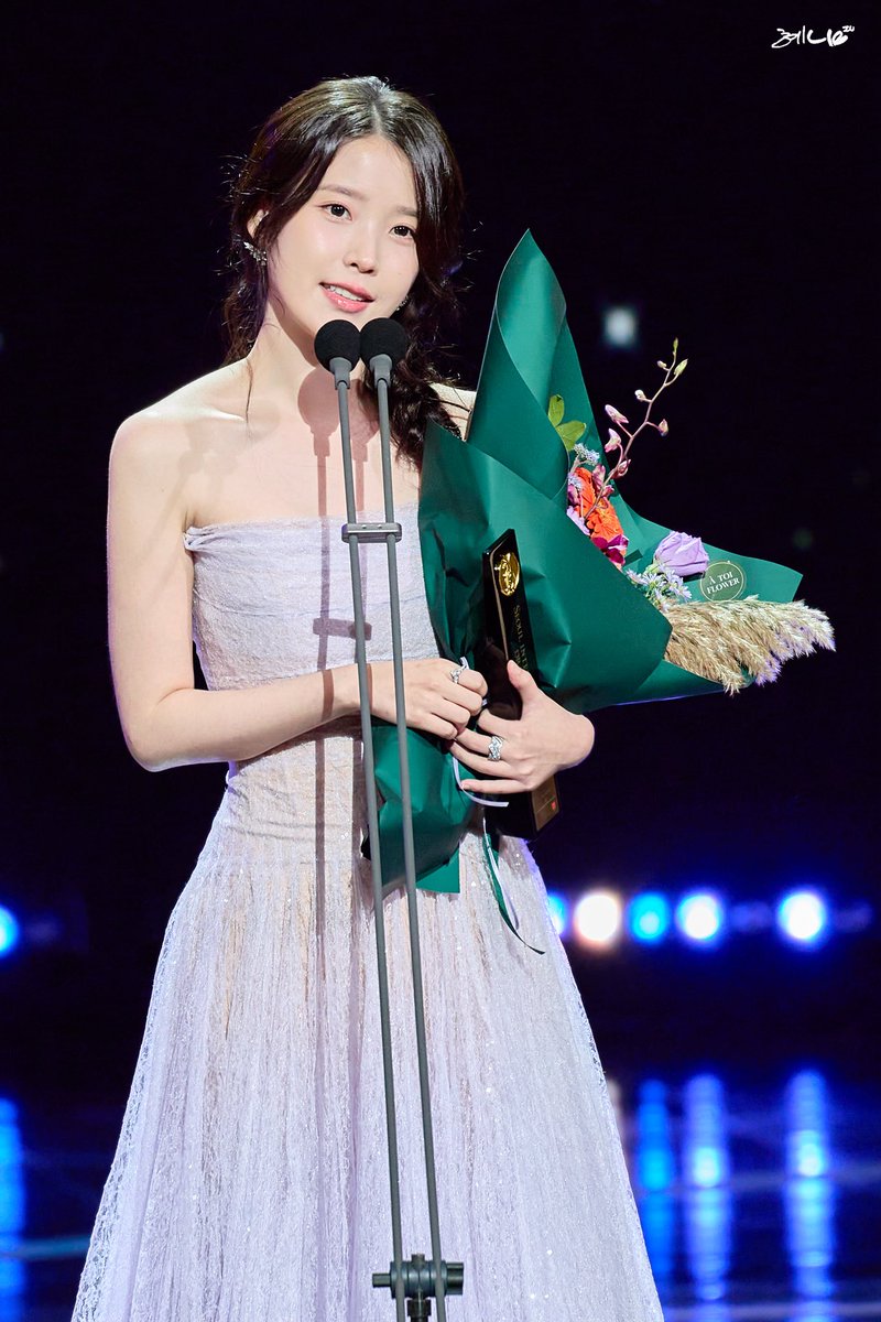 251002 아이유 서울드라마어워즈 SDA 본식 (1)

새해 복 많이 받으세요:)                          

#아이유 #IU