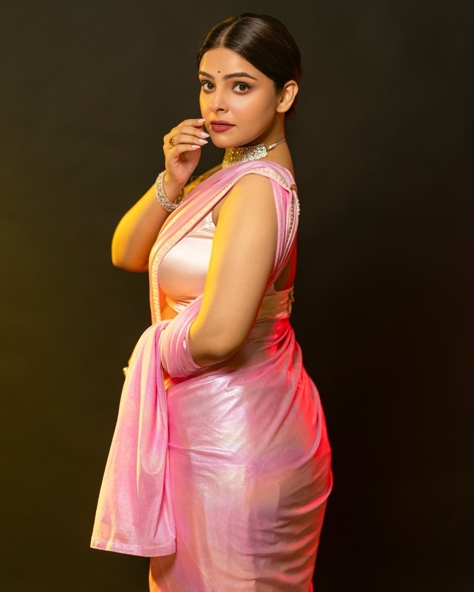 Lighthousemagaz's tweet image. Pink elegance that never fades—where confidence meets timeless style. ✨
#PinkPerfection #TimelessElegance #graceinstyle