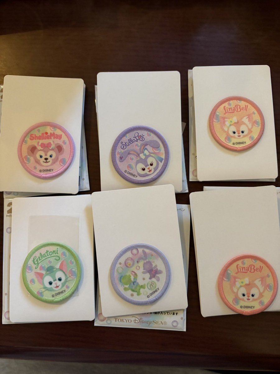 vg_usagi's tweet photo. 【交換希望】ダッフィーフレンズ カラフルハピネス 20周年 ワッペン　
ディズニーシー
譲:画像1
求:画像2❤️
ステラルー>オルメル>ダッフィー>シェリーメイ
本日シーにいます
現地交換優先
よろしくお願いします https://t.co/DfFbuLE528