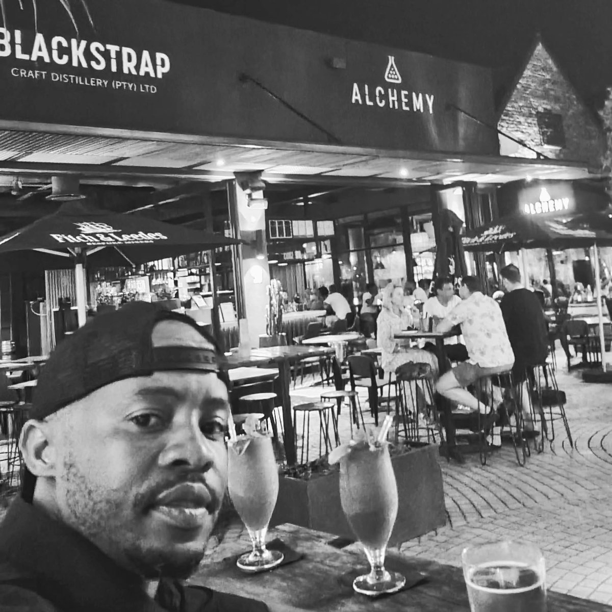 Siya Sire Zulu tweet media