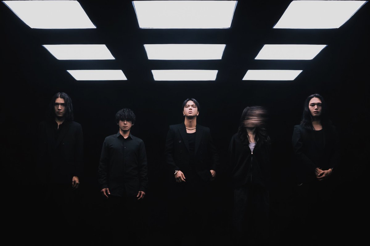 olfeus_official's tweet photo. 【HAPPY NEW YEAR】

明けましておめでとうございます

OLFEUSは2026年1月23日(金)に一夜限定復活イベントを開催します

無期限活動休止の���表から約9年ぶりの復活となります
当日は多くのご来場を心よ���お待ちしております

#OLFEUS #新アー写 #謹賀新年 https://t.co/Nf6AW2VGZi
