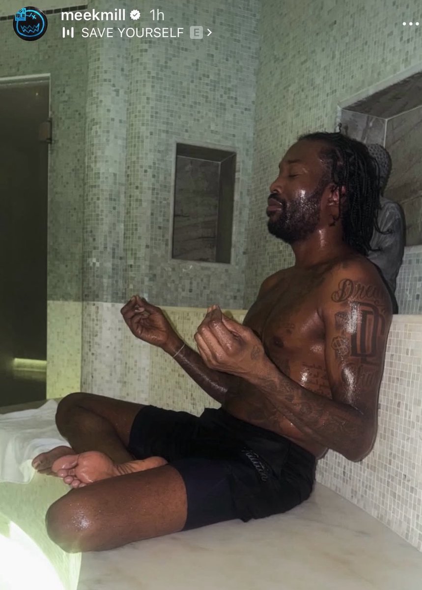 mymixtapez's tweet image. Meek Mill getting his mind right for 2026. 🧘‍♂️