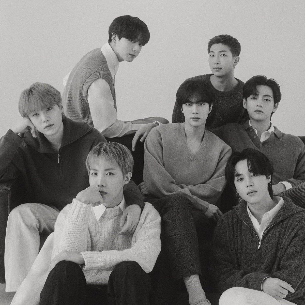 [📰 𝐍𝐄𝐖𝐒] 

"BTS will be releasing their new album on March 20th and embarking on a large-scale world tour. More information about the new album and concerts will be revealed later on their official channels." 😭

BTS IS COMING 
BTS BTS BTS
2026 YEAR OF BTS AND ARMY