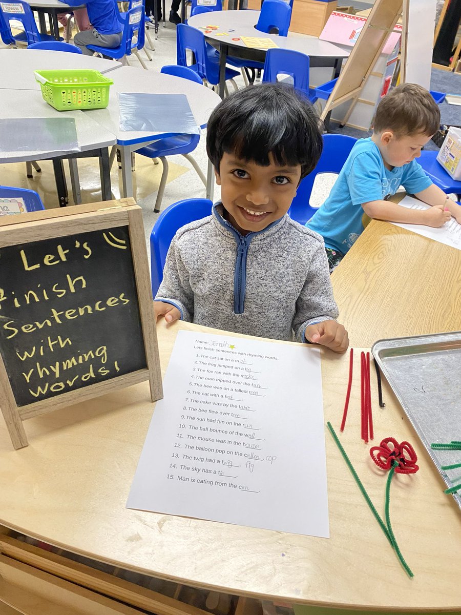 ECLearnings's tweet photo. #RemembranceDay #STEM  #EarlyChildhoodEducation #LearningThroughPlay  #StRitaOCSB https://t.co/TIxNJ5e3iP