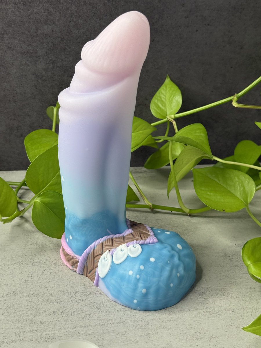 Happy New Year! Thank you all for another year full of fun toys! 

Looking back at the models welcomed in 2025, and our favorite pours 🌈

Ambrosia
Tancho
Riptide
Echinus
Su’Lei 
Poe
Pudge

We’ve just picked up a new 3d printer, and looking forward to BIG things in 2026, and new