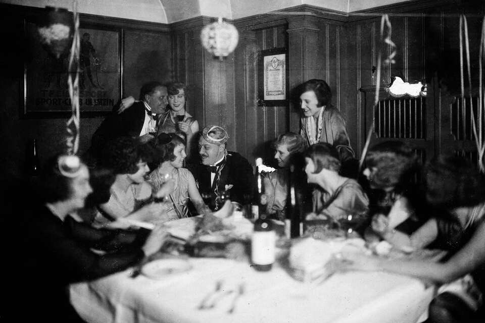 1926 Live tweet media