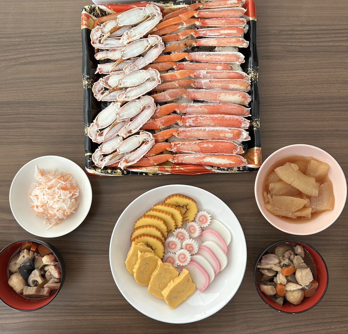 aflegnanon's tweet photo. あけましておめでとうございます🌅
かにうめー！！！！🦀 https://t.co/BRPJhRxNWX