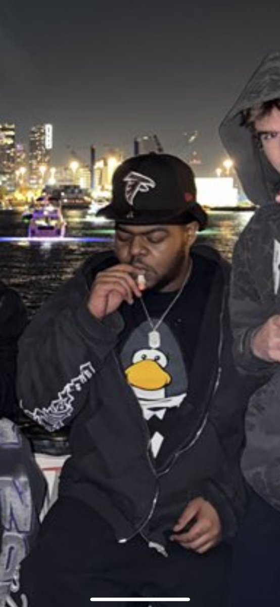 Aleedarg tweet media