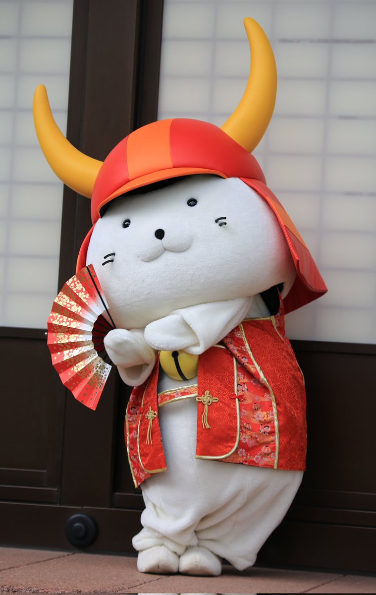ひこにゃん陣羽織(縦ver)をどうぞ〜🎍✨ぜひ、壁紙などに使って
