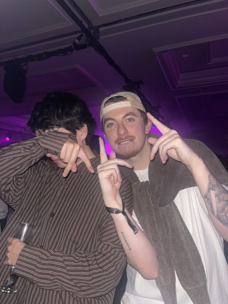 Tenser's tweet image. Nobody in this club knows we were both in FaZe