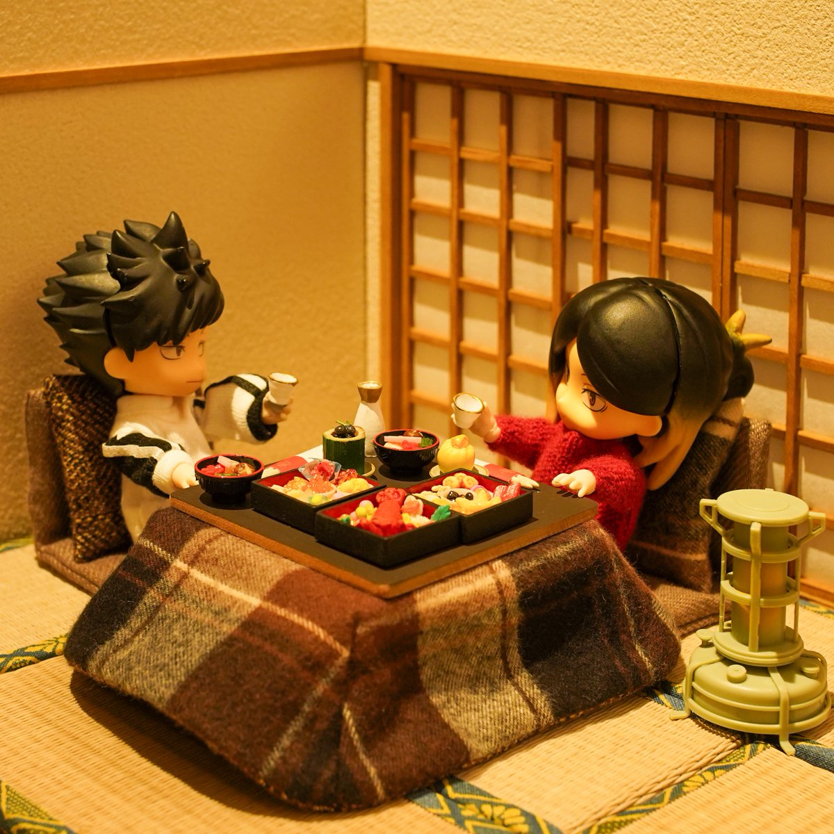 🎍明けましておめでとうございます🎍
本年もよろしくお願いいたします。
新年一枚目は家でのんびりお正月を過ごす🐈‍⬛🐈。
昨年は新たな出会いもあって、とても楽しかったです。お付き合いくださった方々、ありがとうございました😊
今年もマイペースですが、よろしくお願いいたします🙇
#fanart