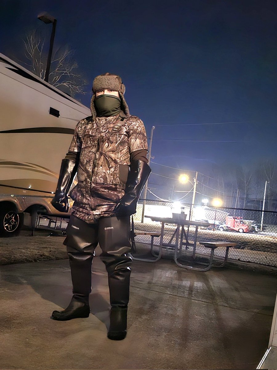 Wolf Paradox , Merc tweet media