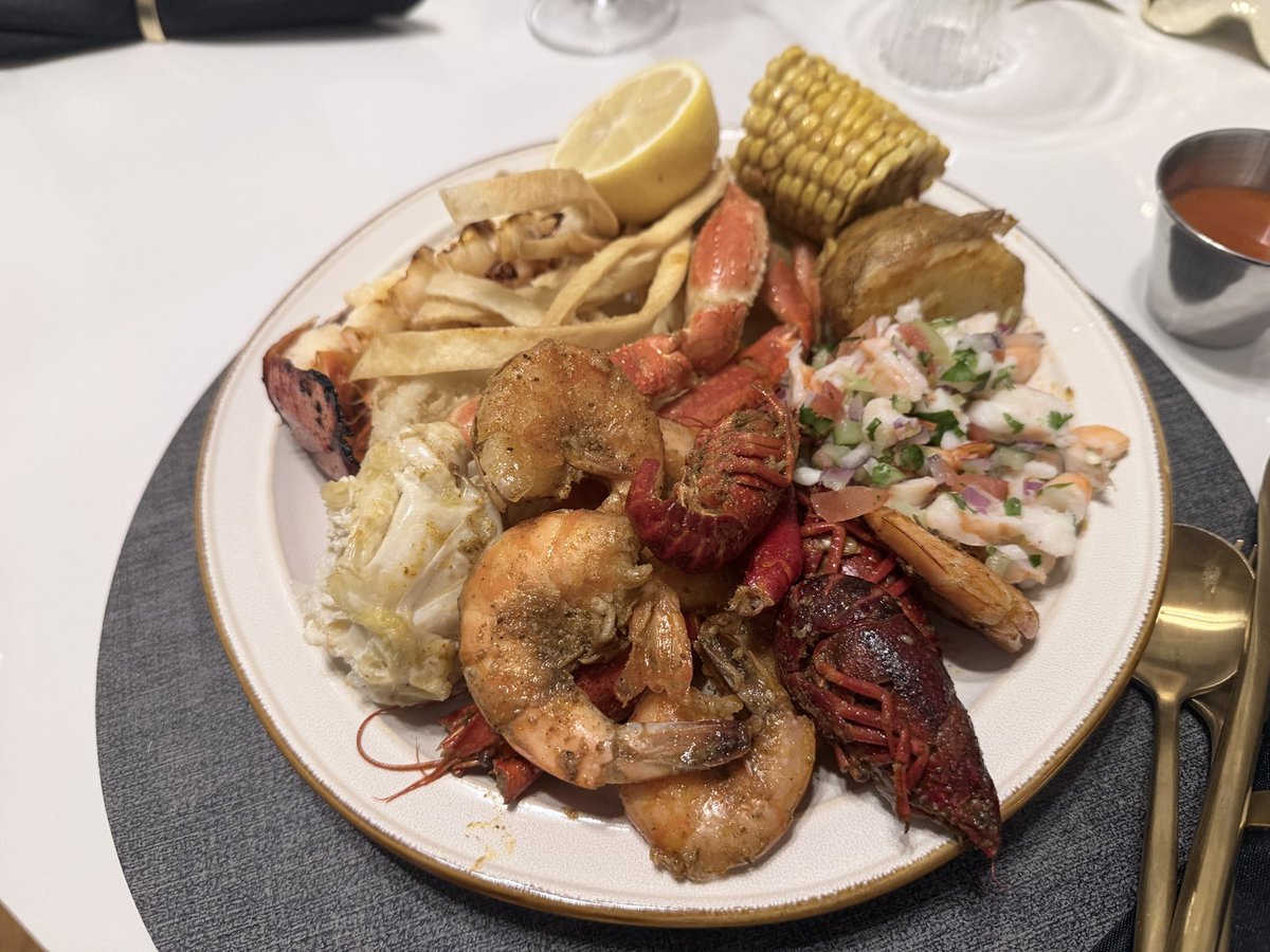 _Knighhtt's tweet image. HAPPY NEW YEARS GUYSSS!!! 🎆🥳 2026