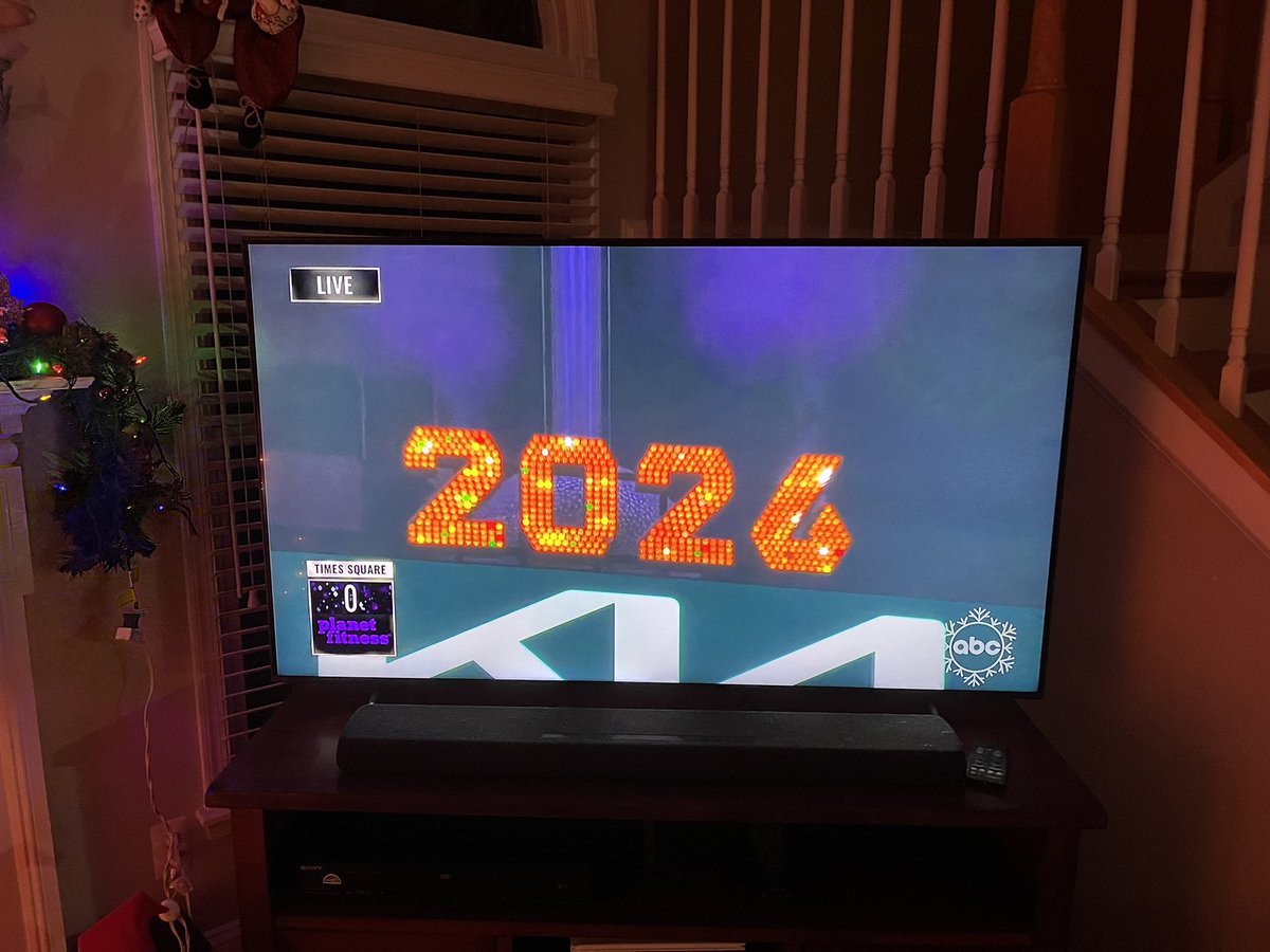 conte37211's tweet image. HAPPY NEW YEAR! 🥳🙌 #happynewyear2026