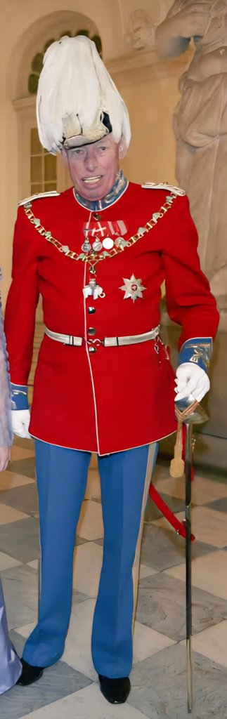 Er stadig personligt fornærmet over kongen ikke nævnte mig i talen og endnu mere rasende over han ikke påklæder sig ordentligt - Næste og må vi have kørt Grev Ingolf i stilling til at holde den tale!!