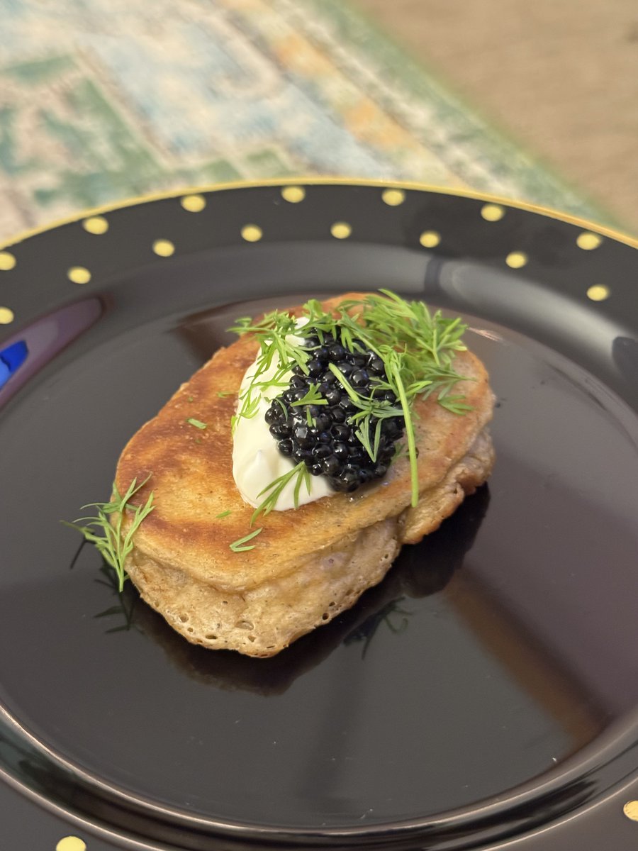 Caviar and Bellini? Yes please 😮‍💨