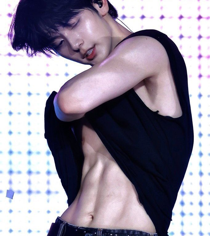 meoiette's tweet image. i will be starting 2026 more bisexually than ever before