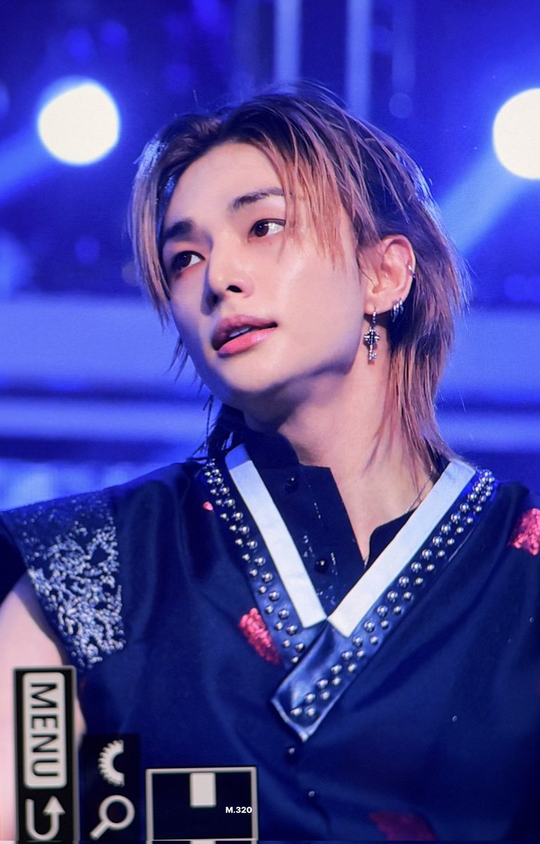MONDAY_320's tweet image. 260101

#현진 #Hyunjin
#스트레이키즈  #straykids