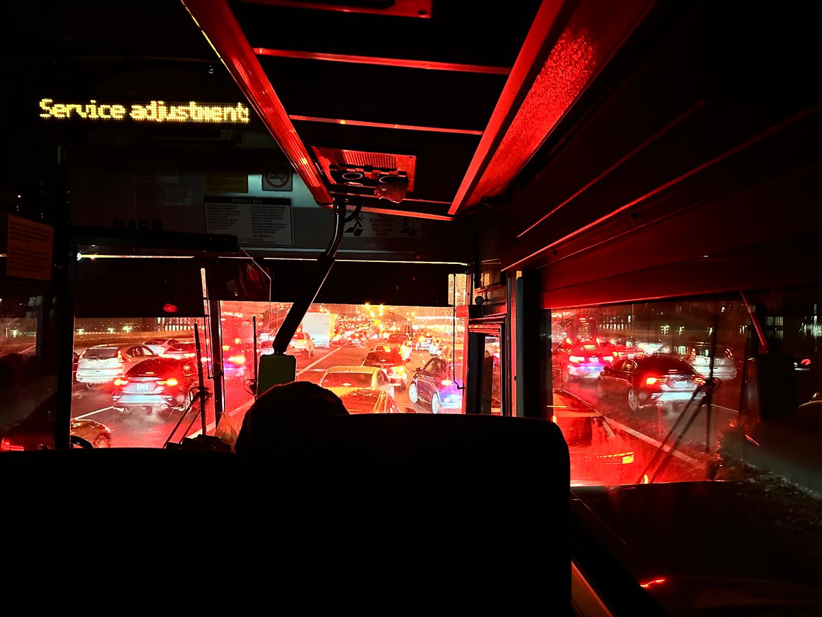 Typical Toronto traffic shit show. 🙄🤬😱