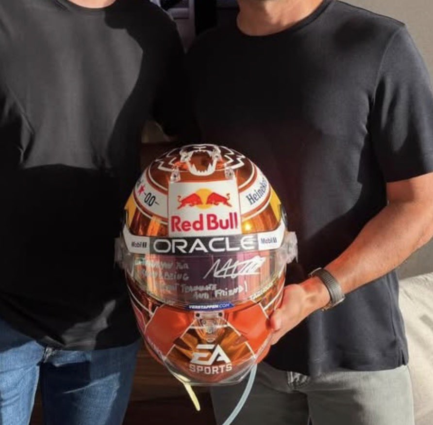 checocrispis's tweet image. “Gracias por ser el mejor compañero y amigo” 😭

CABRON CABRÓN NNNNNNN