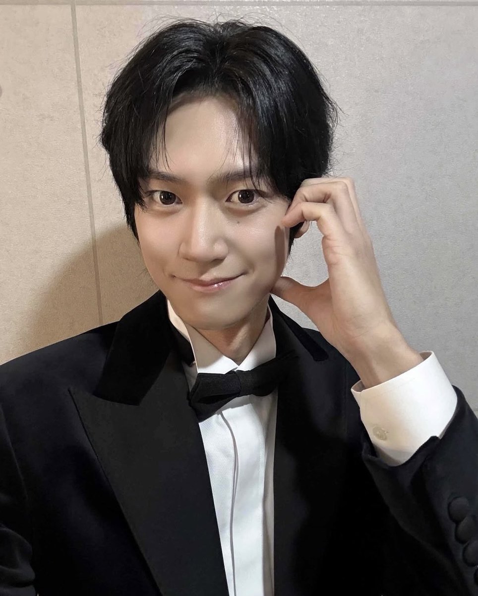 あけましておめでとうございます🎍
何度でも！！
イヌ君🐶最優秀演技賞おめでとう🎉
イヌ君は、やっぱり唯一無二💘
これからも
どんどん輝いていくんだろうな🌟
イヌ君の頑張りが実を結ぶ瞬間を
一緒に感じられることが嬉しいし
そんな時間を共有できる事が
本当に尊い🥹💓

#ナイヌ #나인우 #NaInWoo