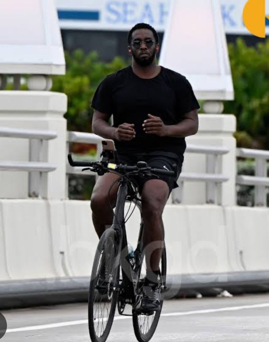 cdotnotk's tweet image. I Guess this 🥷 Puff Done Discovered his Gspot by learning that he can take the seat off at any moment. good Morning America