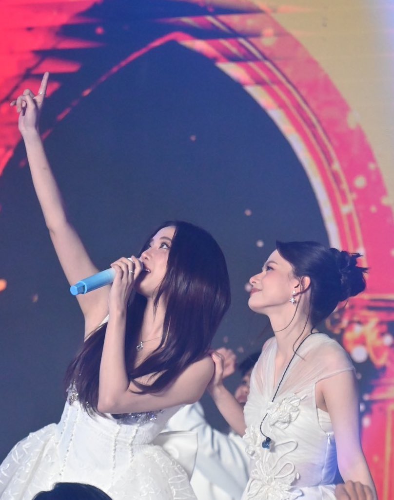 freenbeckfc's tweet photo. นั่นค่ะ 3M อยู่ใกล้แค่เอื้อม(จริงๆนะคะมามี๊😁)

SAROCHA REBECCA X CTW BYE2025
#CTWCountdown2026XFreenBecky
#ฟรีนเบค #FreenBecky 

Cr.onpic https://t.co/19W8thBdJh