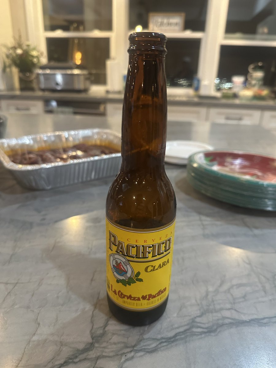 berniewilson's tweet image. HNY, plebs!
Regularly scheduled NYE tweet:
-My 26th HOF ballot. God is good and good is God (h/t ManRam, post-1st PED suspension).
-Annual NY resolution: More Pitbull!
-VzUp ✌🏻⬆️ #GoVandals