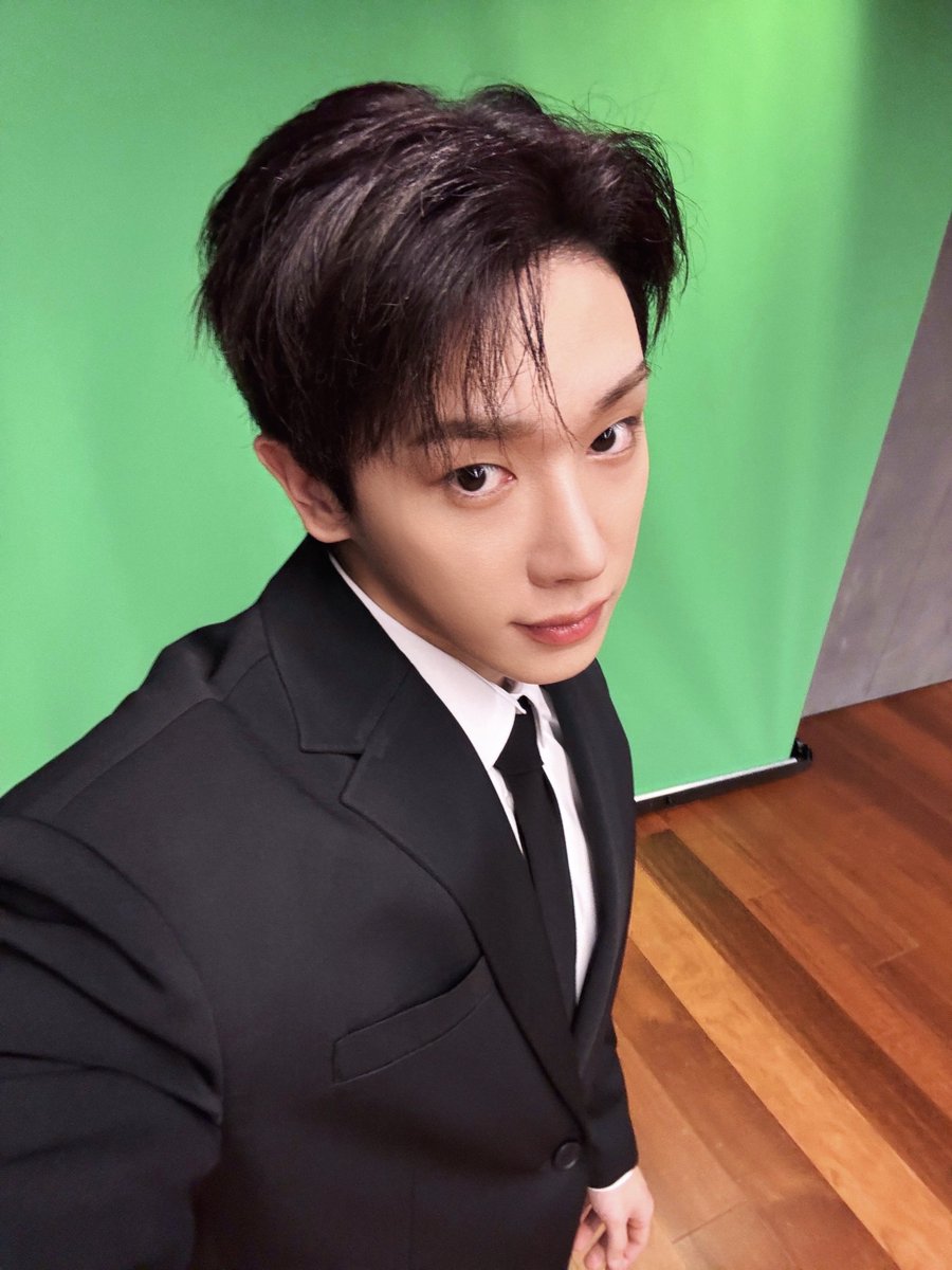 official__wonho's tweet image. 위니의 새해 첫날 기분 지수는 매우 맑음!
새해 복 많이 받아 위니💙

#원호 #WONHO