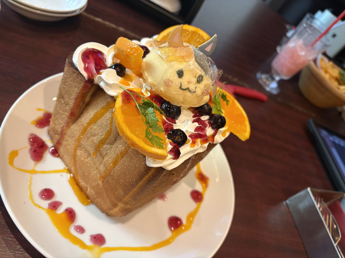 SHayashi21's tweet photo. あけましておめでとうございます！
新年エオカフェに連れてって頂きました！ありがとう！！！！絵馬も描いてきました！(左) https://t.co/1kCSaNbnba