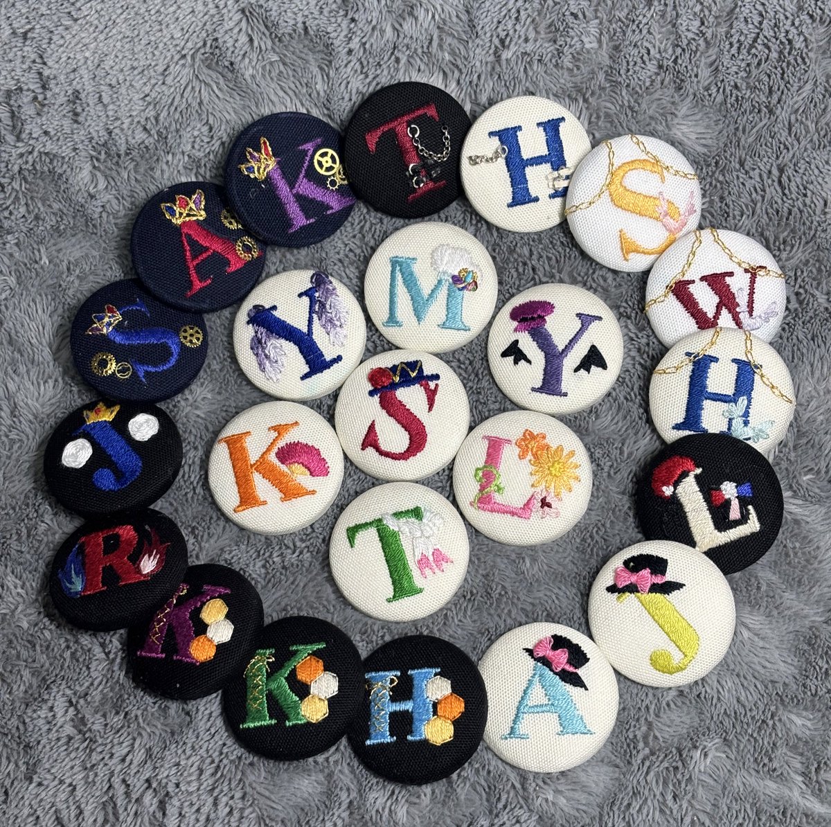 ワタナベマホト 缶バッチ ワタナベマホト 缶バッチ ワタナベマホト 缶バッチ CyStore｜サイ