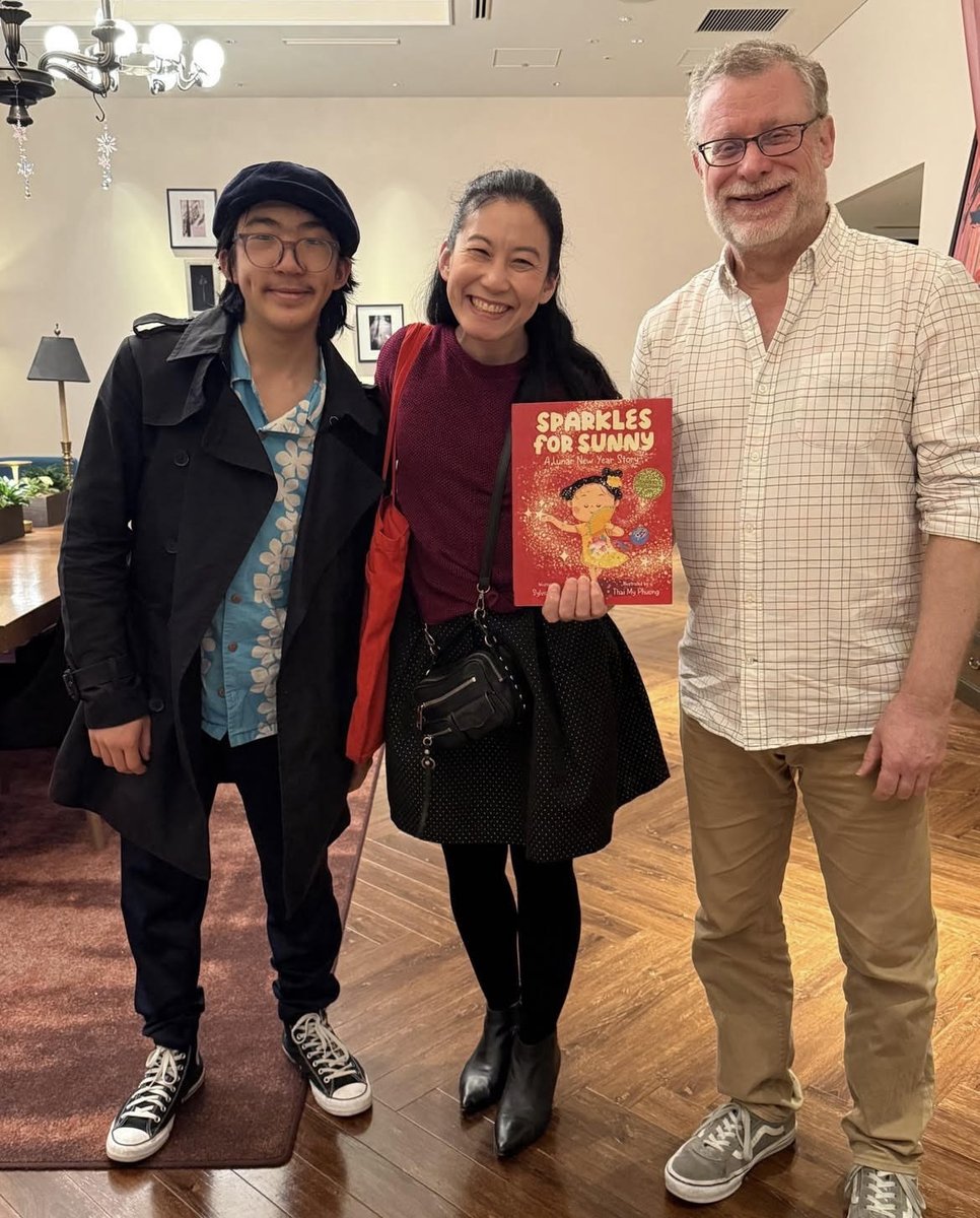 BST_PriLibrary's tweet image. Great way to end The Year of the Dragon meeting @SylviaiChen author and former BST Mum, and her son! Love the Lai Family Golden Rules just like the rules I grew up with! This is a real gem of a book, beautifully illustrated by @thai.phuong.artwork @penguinkids @BST_Tokyo @BST_PTA