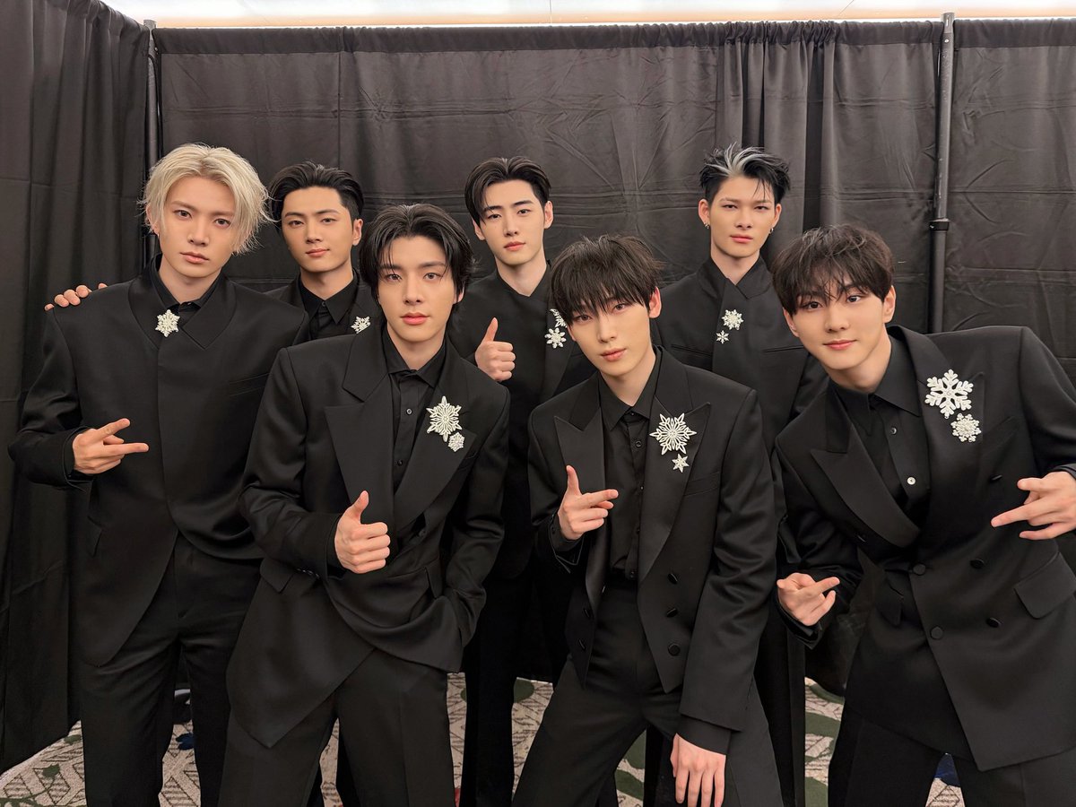 SummerQueen02's tweet image. แฮปปี้นิวเยียร์ทู้กคนนนนน ขอให้เป็นปี2026ที่ปังกว่าเดิมของทั้งเอนไฮเพนและเอนจีนเลยน้า 

เริ่มปีเราอาจจะต้องทำงานหนักกันเลย ทั้งโหวตหลายงาน แล้วก็พรีบั้ม เตรียมพร้อมเอนไฮเพนคัมแบ็คกลางเดือนนี้ทั้งสตรีมต่างๆ โหวตรายการเพลงด้วย…