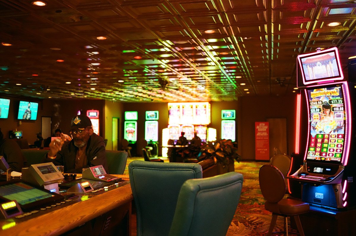 marvinj_lee's tweet image. Las Vegas on 35mm film 
Comment below your fav 1-4