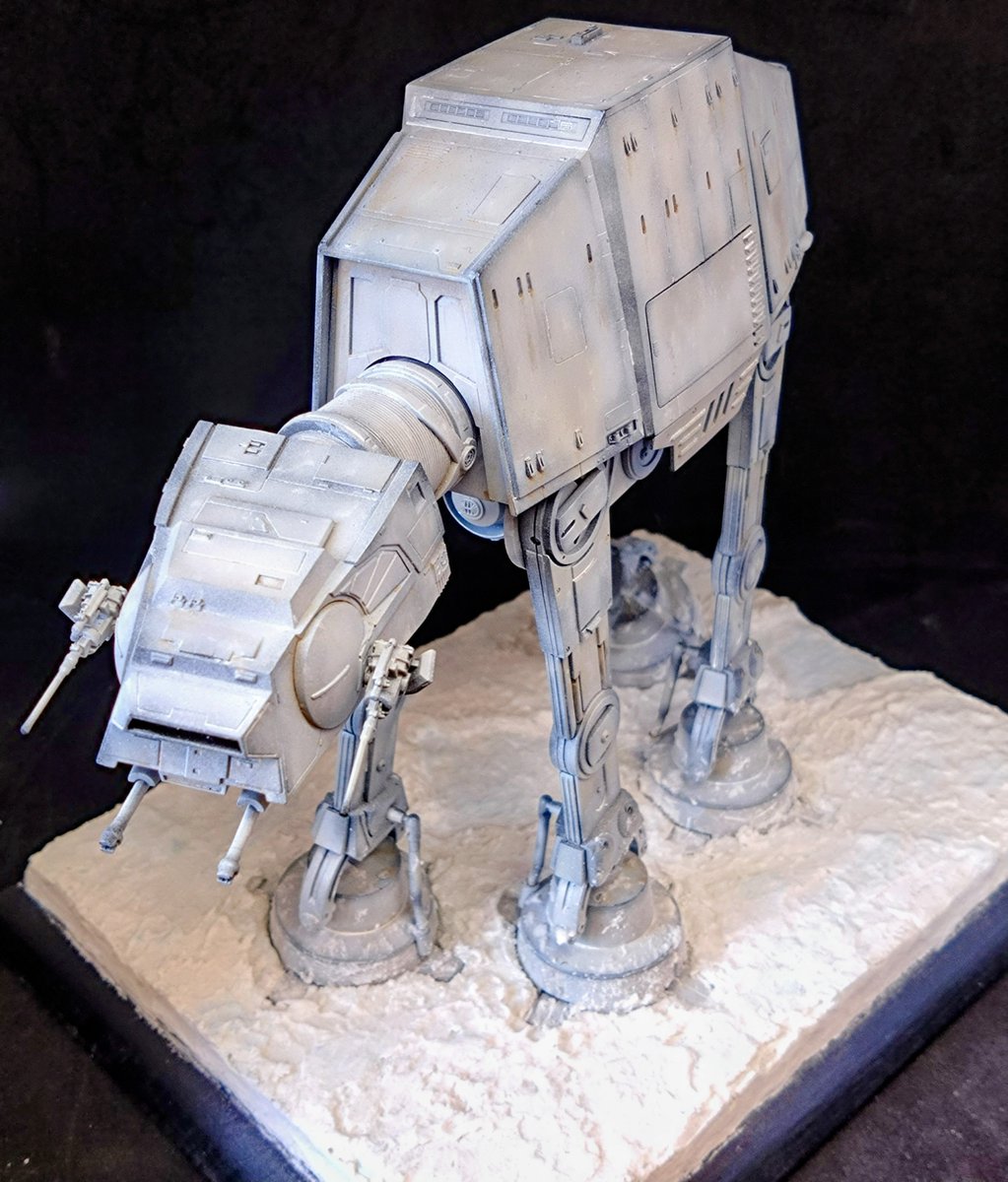 D21117572916397's tweet photo. #新春モデラー交流会2026
#StarWars 

明けましておめでとうございます。

そして開催ありがとうございます🙏
参加させていただきます。

バンダイ　1/144　AT-ATです。 https://t.co/p184IW5wao