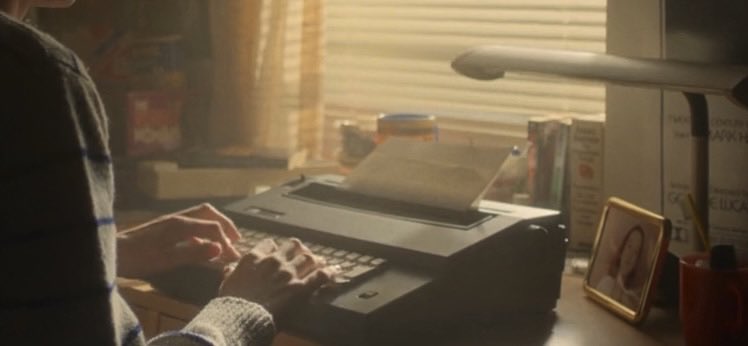 “I will always be with you.”
And she is there in his mind, in the way he remembers her, always at his side, and everywhere he finds himself #StrangerThings5 #StrangerThings
