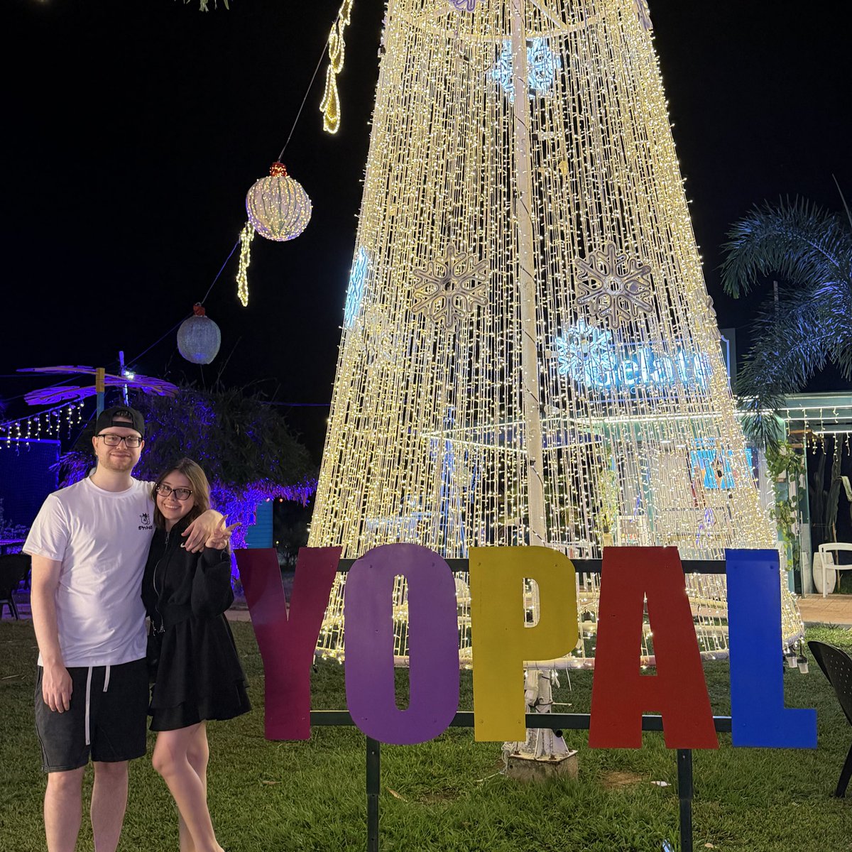 imsofipo's tweet image. 2025 fue un año lleno de aprendizajes en todo el aspecto de la palabra. Constantemente extraño a mi abuelita pero estoy segura que ella está con mi familia hoy y siempre. Estoy muy agradecida con las personas que me rodearon durante estos 12 meses. Feliz año nuevo para todos!❤️🎉