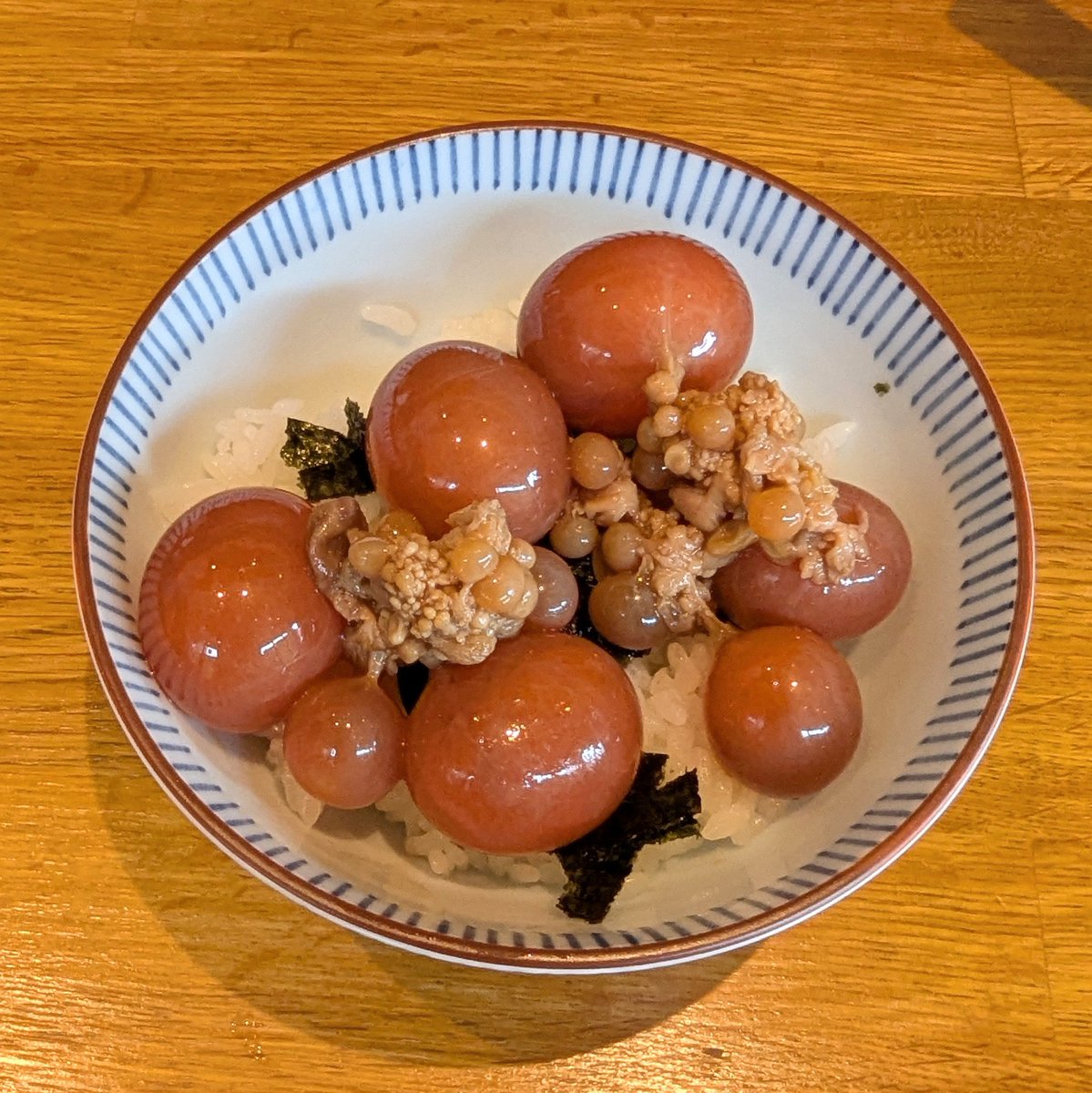 🎍おめでとう正月昼ラーメン❗️

今日も今日とてラーメン道🍜

お昼は二日ぶりの訪問、金山の「らーめんニュー直方」にて☝️

🐔鶏がら醤油らーめん(850円)＋🥚きんかんご飯(300円)🥚を

鶏がらは🔰初食❗️

これこれっ、こーゆーのがウマいっ😆💕

今年のラーメン初め、初訪問のウチのヤツもご満悦👍✨