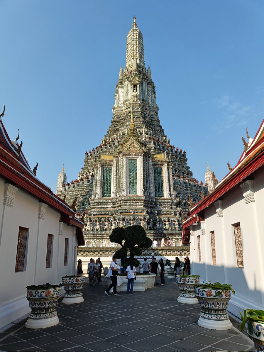 年越しはタイにて🇹🇭
読書がはかどって幸せ☺️