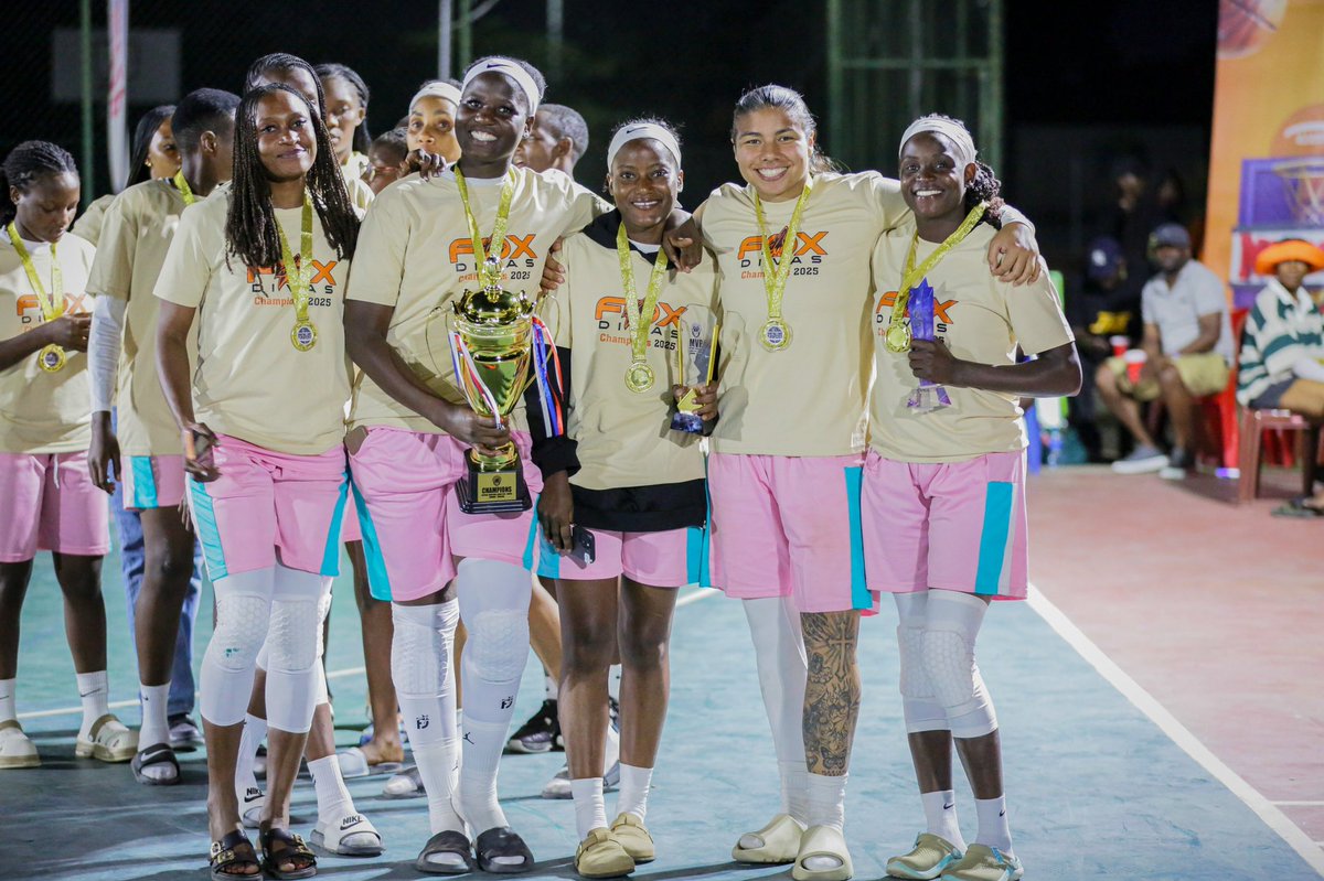 evelyne_11 tweet media