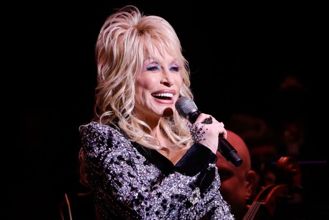 PauBox's tweet image. Julie Andrews, Liza Minelli, Dolly Parton, y Jane Fonda han sobrevivido 2025. 

Happy New Year 
#HappyNewYear #FelizAnoNuevo2026