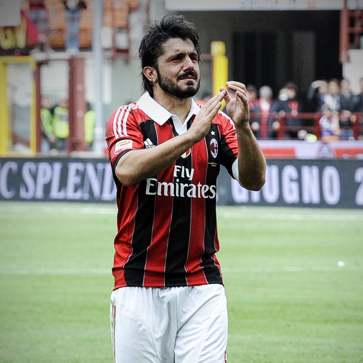 Gennaro Gattuso dalam angka 🇮🇹

A.C. Perugia 🇮🇹 (1996–1997)
📌 10 pertandingan 🔥

Rangers 🏴󠁧󠁢󠁳󠁣󠁴󠁿 (1997–1998)
📌 50 pertandingan 🔥
⚽ 5 gol

Salernitana 🇮🇹 (1998–1999)
📌 25 pertandingan 🔥
🎩 2 assist

AC Milan 🇮🇹 (1999–2012)
📌 468 pertandingan 🔥
⚽ 11 gol
🎩 19 assist

FC Sion