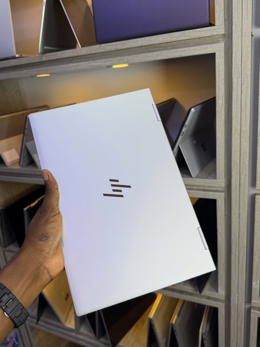 HAKIM934134's tweet image. HP ELITE  BOOK 830 G7  💻

Core I5 -10th gen  ✅
16GB ram ✅
512 ssd storage ✅
Touch screen ✅
X360 rotation ✅
HD Camera ✅
Backlight keyboard ✅
WiFi , Bluetooth ✅
Typ c port ✅

WhatsApp /call 0704 490638