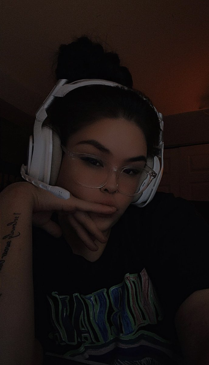 starting the new year with my one and only baby bun girl of my dreams of my universe my everything <3 <a href="/sealiest/">•</a> ❤️❤️❤️❤️❤️❤️❤️❤️