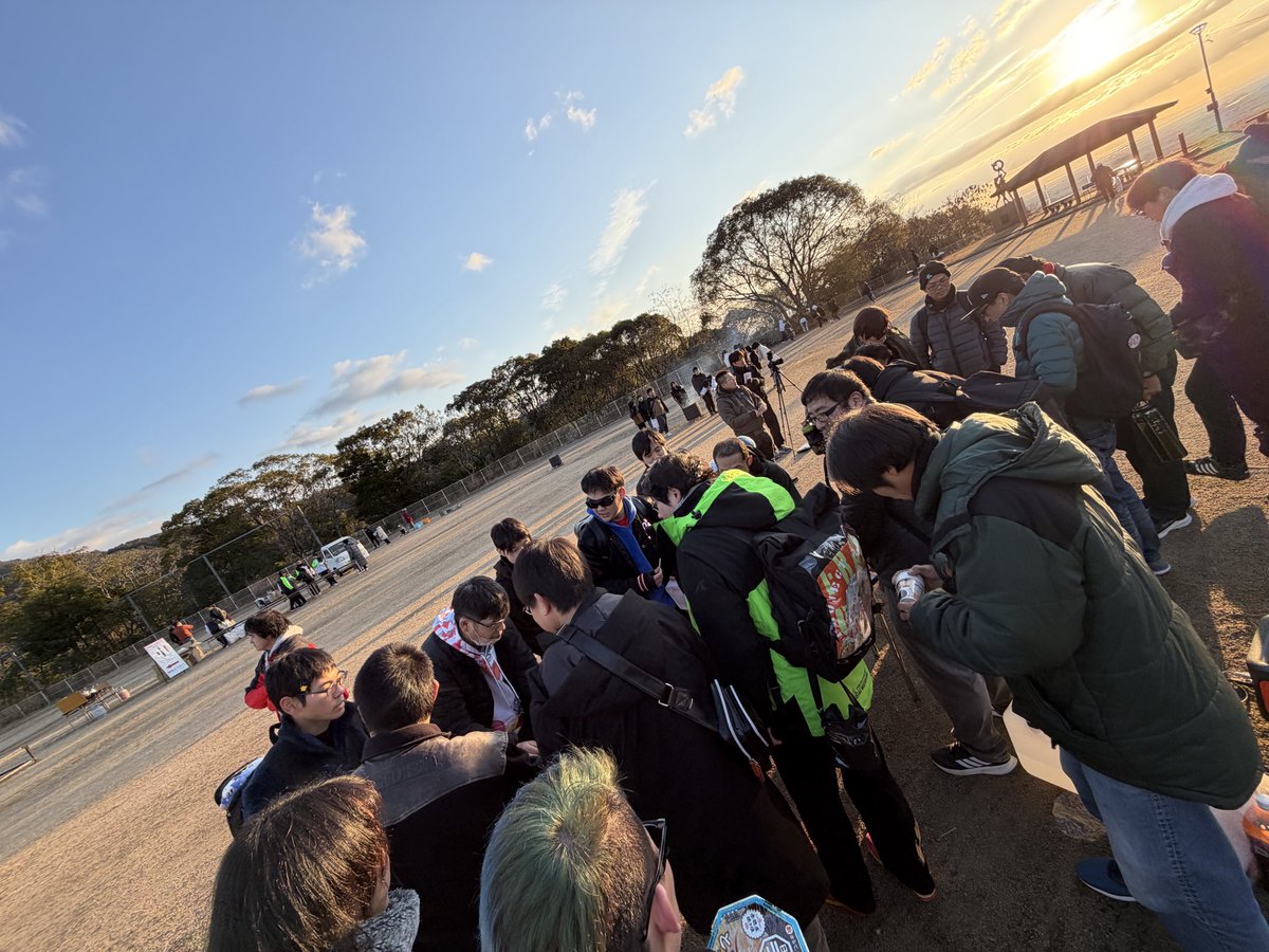 🎍明けましておめでとうございます🎍

ボタ山元旦ウォーク🌄
初日の出を見届けたあと……

＼「ラ王」で乾杯🍜⁉️／

ゾンビィの皆さんと
元旦から最高のスタート切れました🔥
この空気感、尊すぎた……🙏✨

#大町元旦ウォーク 
#大町町制90周年 
#ゾンビランドサガ